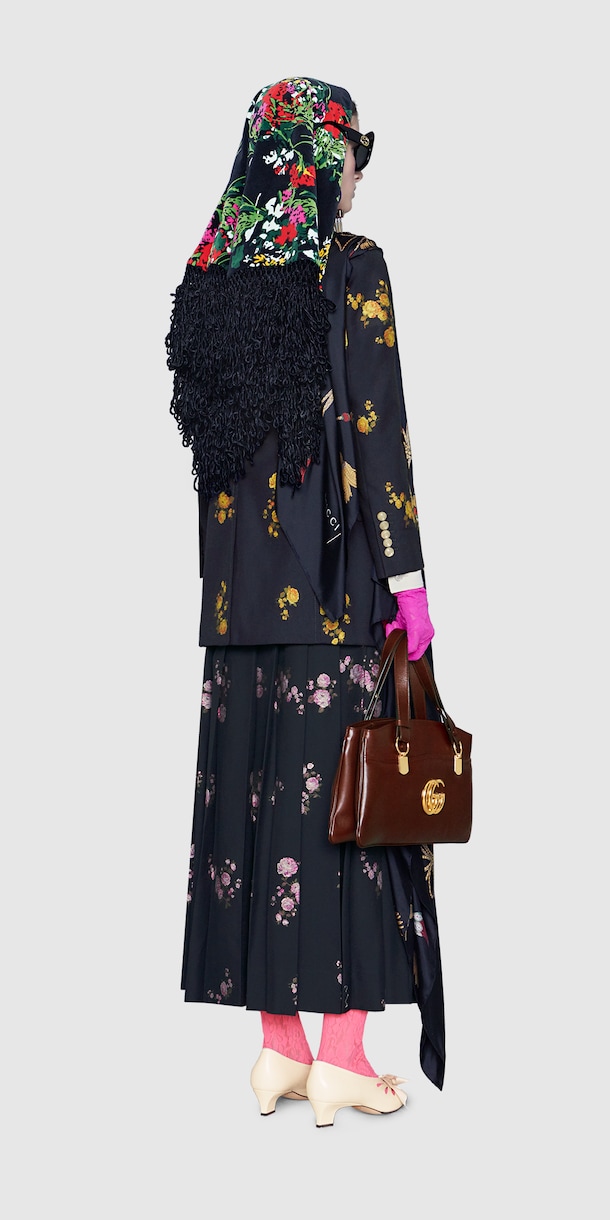 الإطلالة 71 Back Side