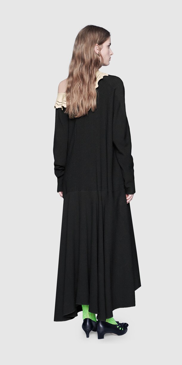 الإطلالة 3 Back Side