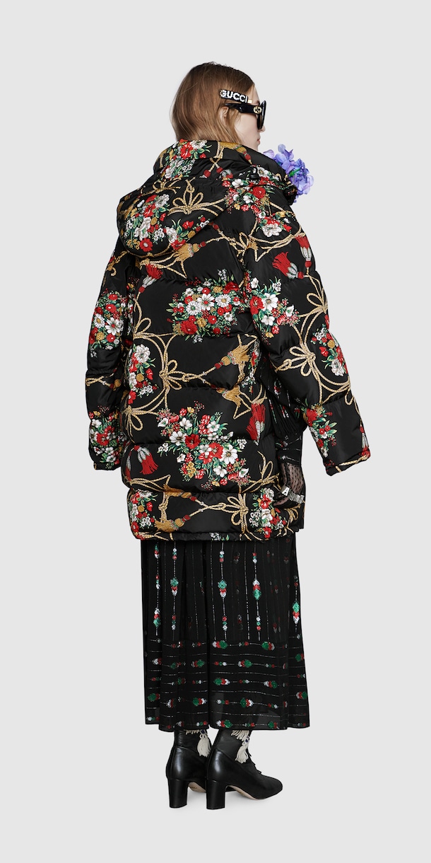 الإطلالة 101 Back Side