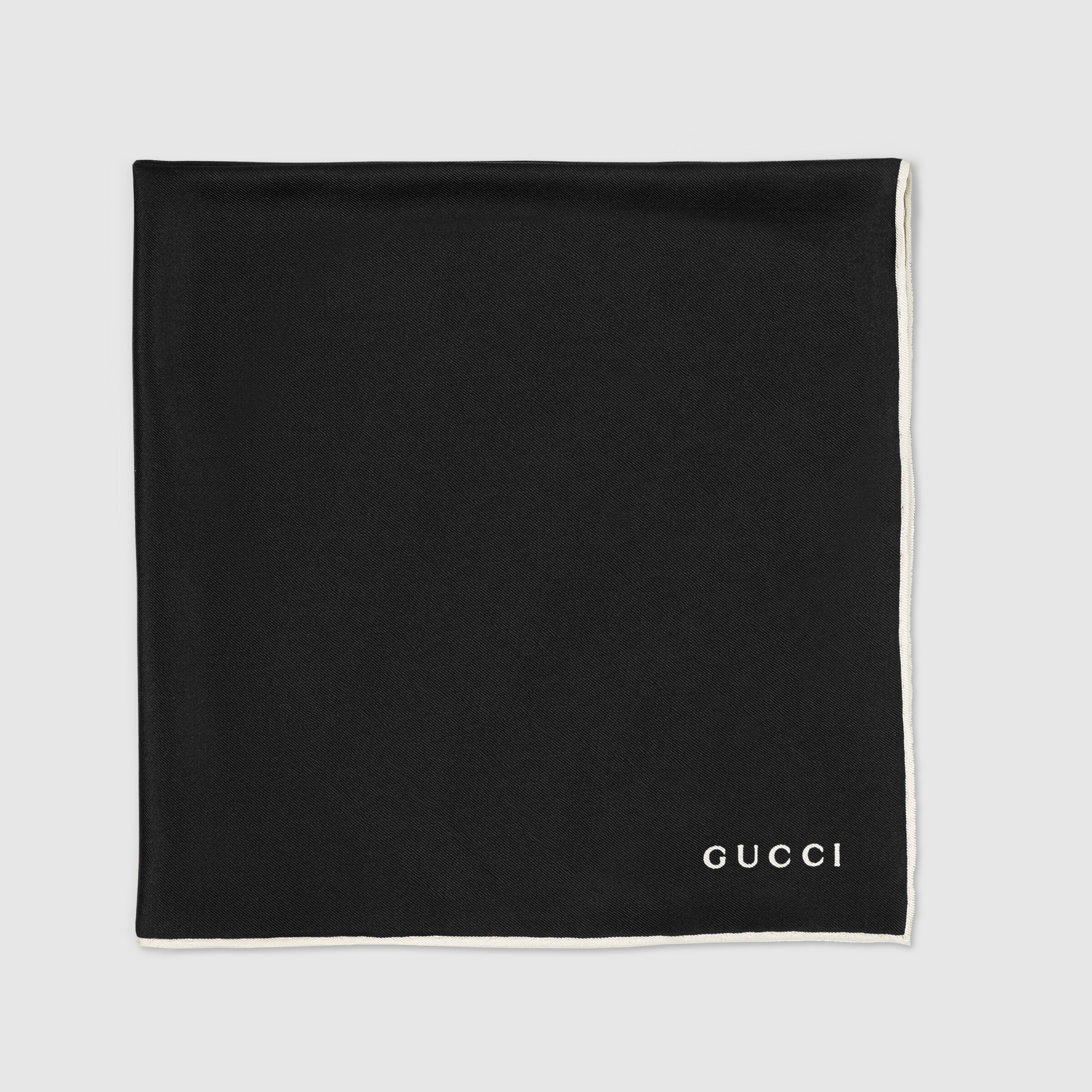 Gucci Men Silk pocket square 1413494G0011077
