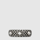 Ring in silver with studs