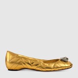 Ballerina aus metallischem Leder