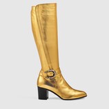 Hoher Stiefel aus metallischem Leder