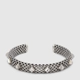 Manschettenarmband in Silber mit Nieten
