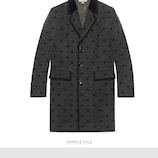 Manteau en laine à broderies abeilles