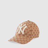 Baseball hat with NY Yankees™ patch