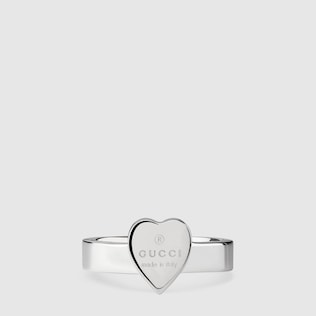 Bague cœur et logo Gucci signature