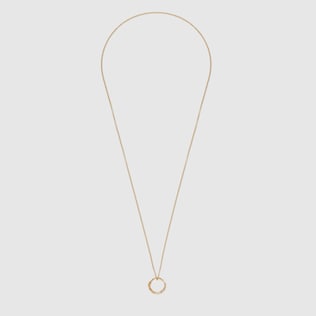 Collar de Oro con Colgante de Anillo con Serpiente