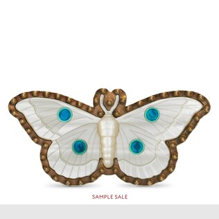 Multi-finger ring with moth