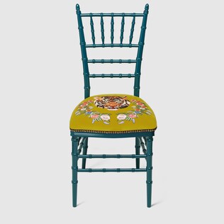 Chaise Chiavari avec broderie tigre