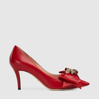 Leather mid-heel pump with bow