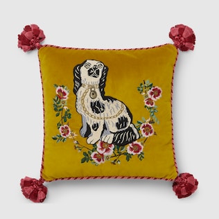 Velvet cushion with Spaniel dog embroidery