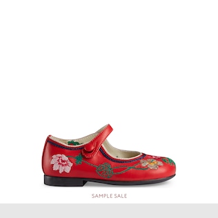 Ballerina ricamata in pelle
