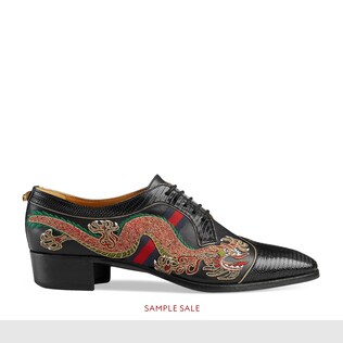 Chaussures en cuir à lacets et dragon