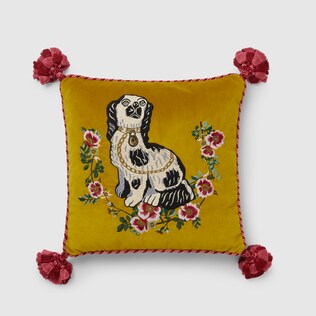 Velvet cushion with Spaniel dog embroidery