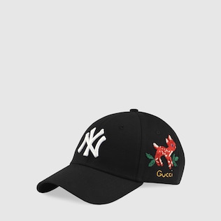 Baseball cap with NY Yankees™ patch