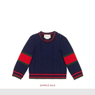 Baby Pullover aus Wolle mit Zopfmusterstrick