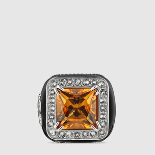 Anillo con Piedra y Cristales