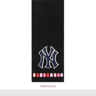 Wool scarf with NY Yankees™ patch