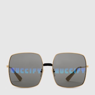 Sonnenbrille mit rechteckigem Rahmen aus Metall
