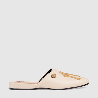 Slipper aus Leder mit NY Yankees™-Patch