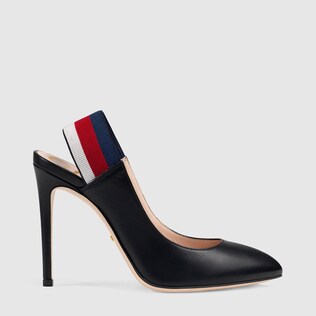 Pumps aus Leder mit Fersenriemchen und Web