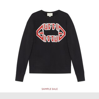 Pullover mit Gucci Print im Metal-Stil