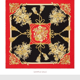 Carré in seta con stampa fiori e nappine