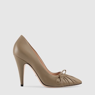 Leather pump