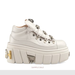 Bottines en cuir avec clous