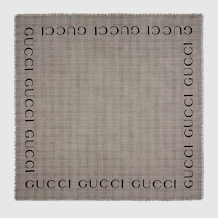 Scialle in lana a quadri con logo Gucci