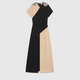 Robe en soie avec broderies coquillage appliquées