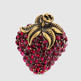 Strawberry ring with crystals