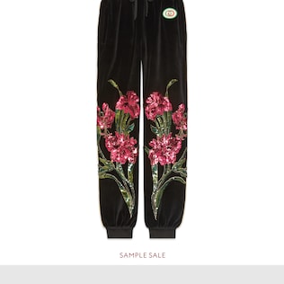 Pantalón de chándal con parches florales