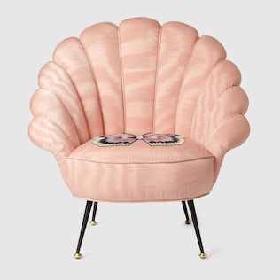 Fauteuil moiré avec broderie papillon