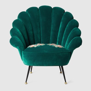 Fauteuil en velours avec fleurs brodées