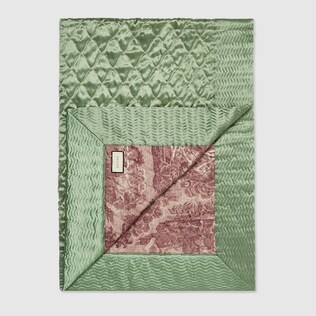 Gesteppter Quilt im Toile-de-Jouy-Design