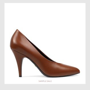 Leather pump