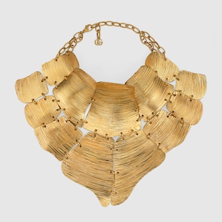 Collana in metallo lavorato