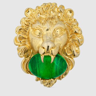 Lion head ring with cabochon stone