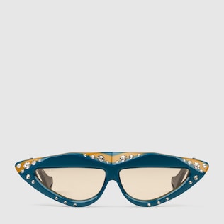Oval sunglasses with crystals