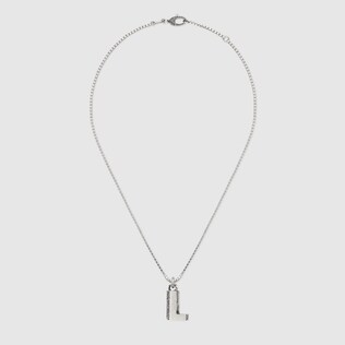 Halskette aus Silber mit „L“-Anhänger
