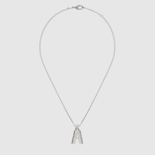 Halskette aus Silber mit „A“-Anhänger