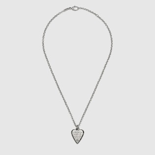 Collier en argent avec cœur gravé