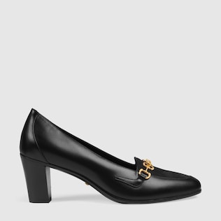 Women's mid-heel pump with Horsebit chain