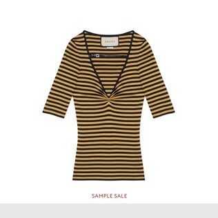 Fine viscose V-neck short sleeve top