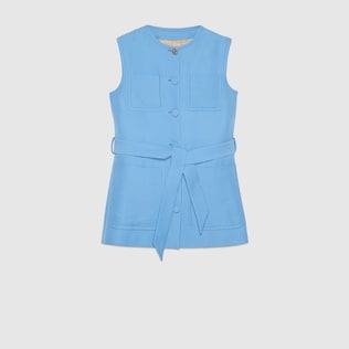 Gilet en soie et laine avec ceinture recouverte du même tissu