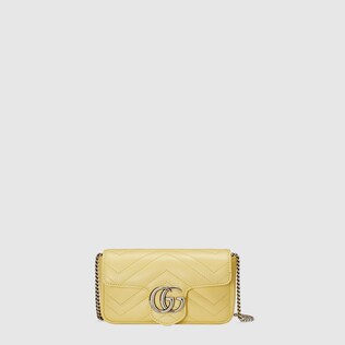 GG Marmont Super-Mini-Tasche aus Matelassé