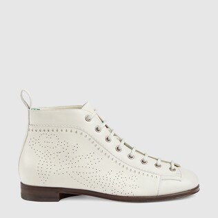 Ankle boot with brogue details