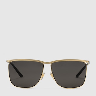 Sonnenbrille mit quadratischem Rahmen